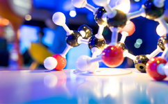 李克強(qiáng)：通過(guò)發(fā)展“互聯(lián)網(wǎng)+醫(yī)療”、醫(yī)聯(lián)體等 將優(yōu)質(zhì)醫(yī)療資源下沉